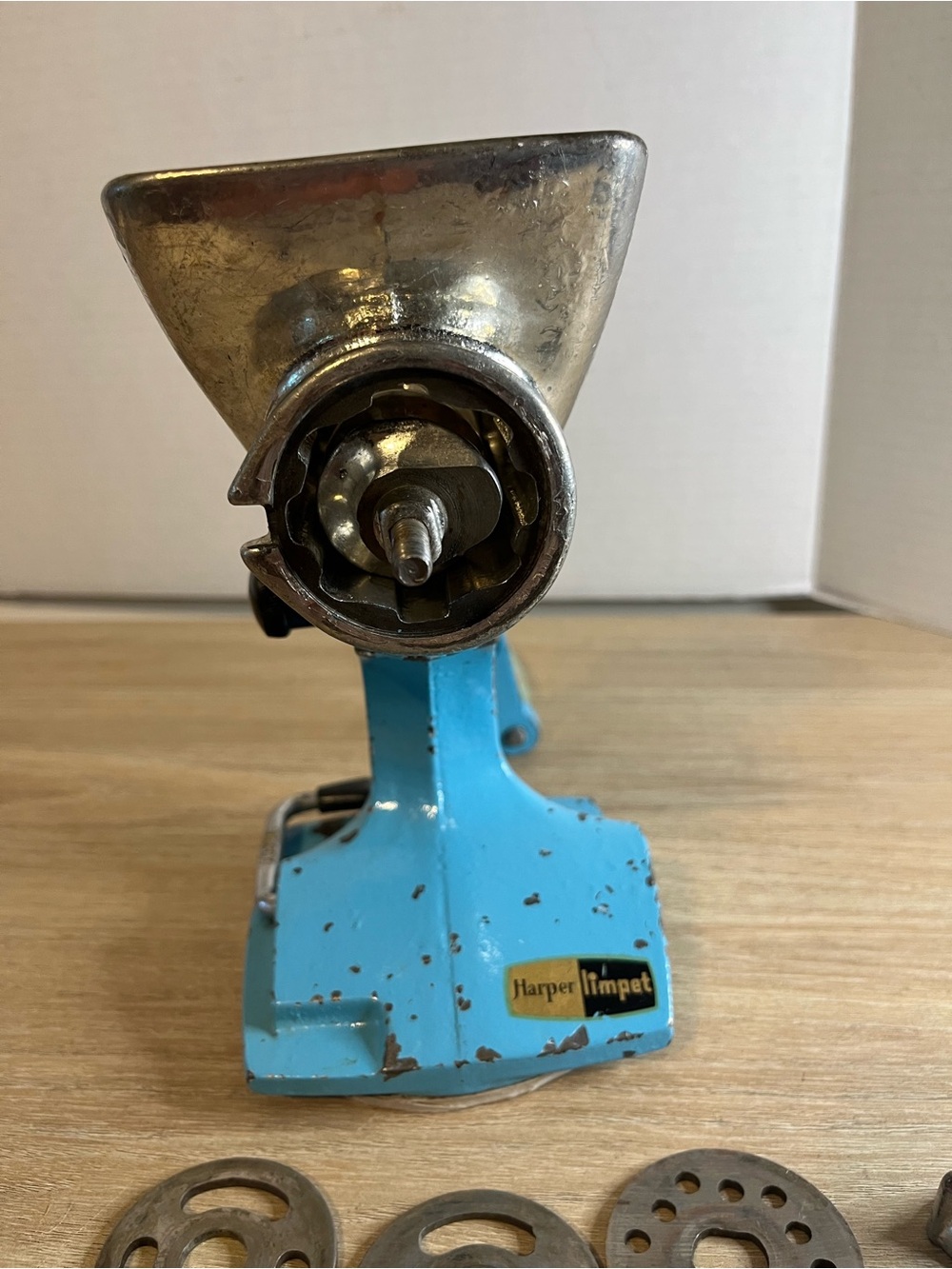 Blue Manual Meat Grinder - Vintage-Style Hand Crank - Picture 7 of 12